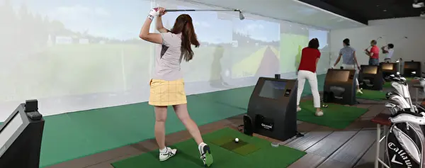 BUZZ GOLF THE LESSON STUDIO 箕面店